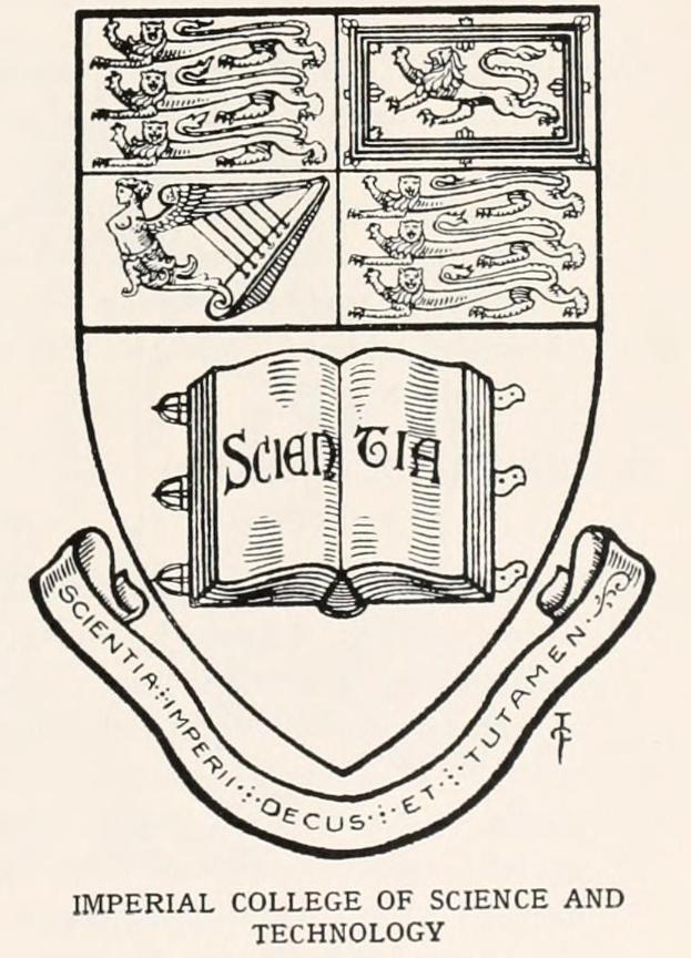 Logo der Imperial College London mit einem aufgeschlagenen Buch, auf dessen einer Seite das Universitätswappen und auf der anderen Seite fett gedruckter Text zu sehen ist, eingerahmt von einem dekorativen Rand.
