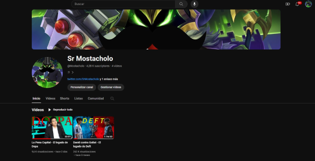 Screenshot einer Website mit schwarzem Hintergrund und animierten Bildern und Text, der "Wie lade ich YouTube-Videos herunter" liest, ähnelt einem YouTube-Videostreaming-Dienst.