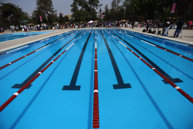 Spenden statt Beschluss: Kostenfreier Eintritt ins Schwimmbad für Kinder in Offenbach durch Helfer finanzieren