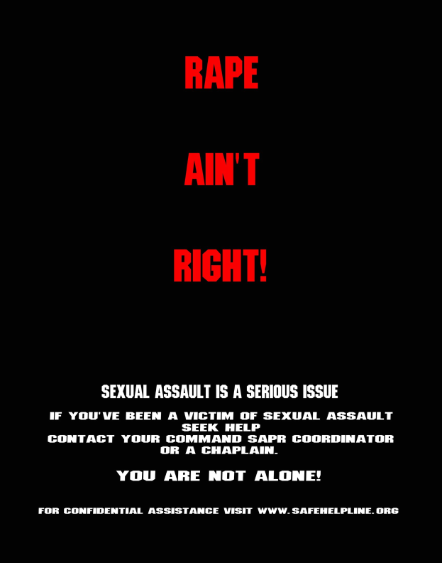 Plakat mit fettgedrucktem schwarzem Text "Rape Ain't Right: Sexual Assault is a Serious Issue" auf einem weißen Hintergrund, der von einem schwarzen Rand eingerahmt ist.