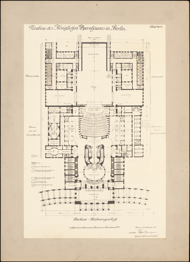 Ein detaillierter Grundrissplan eines Gebäudes, einschließlich des Hauptsaals der Berliner Oper, mit begleitendem Text, der das Layout beschreibt.
