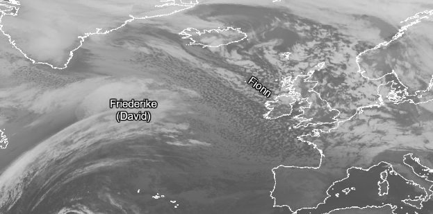 Satellitenansicht der Europäischen Union in Schwarzweiß mit dem Text "Friederike David" in der Mitte.