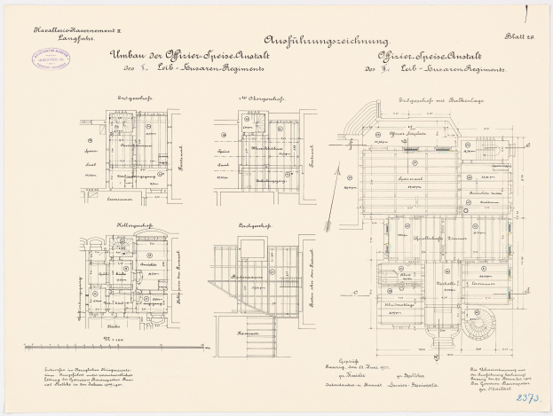 Schwarz-weißer Architekturgrundriss des ehemaligen Bundeskanzleramts mit detaillierten Layouts und Anmerkungen.