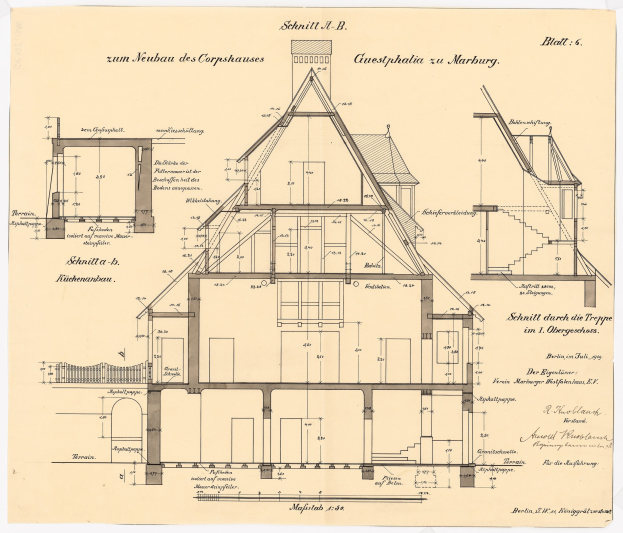 Schwarz-weißes Architekturzeichnung eines Hauses mit zahlreichen Fenstern und einem Dach, beschriftet als erstes Haus in Deutschland, begleitet von detaillierten Plänen und Text auf Papier.