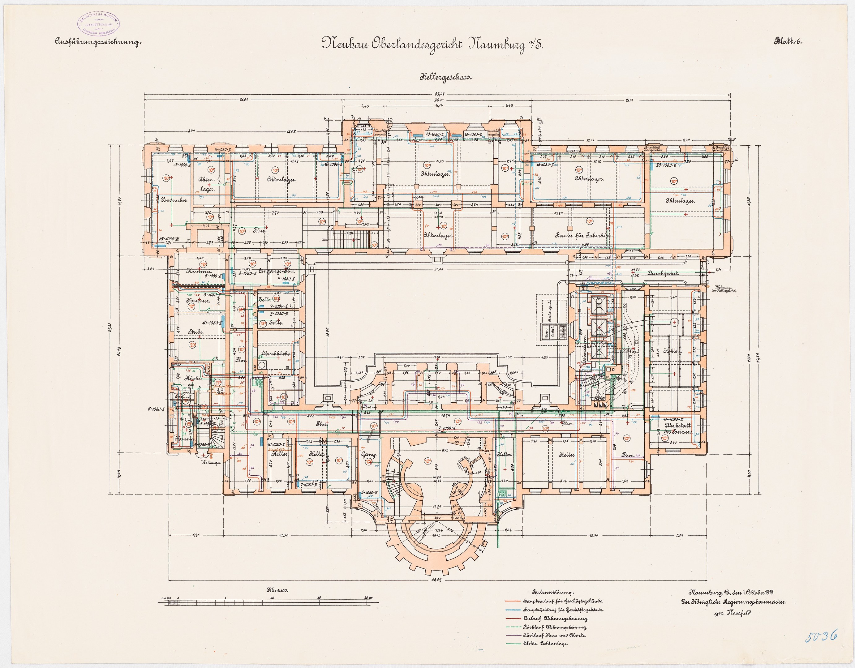 Schwarz-weißer Architekturgrundriss eines großen Gebäudes mit zahlreichen beschrifteten Räumen, Fluren, Fenstern und Türen, identifiziert als Neuhaus Oberlandgereich in Hamburg, Deutschland.